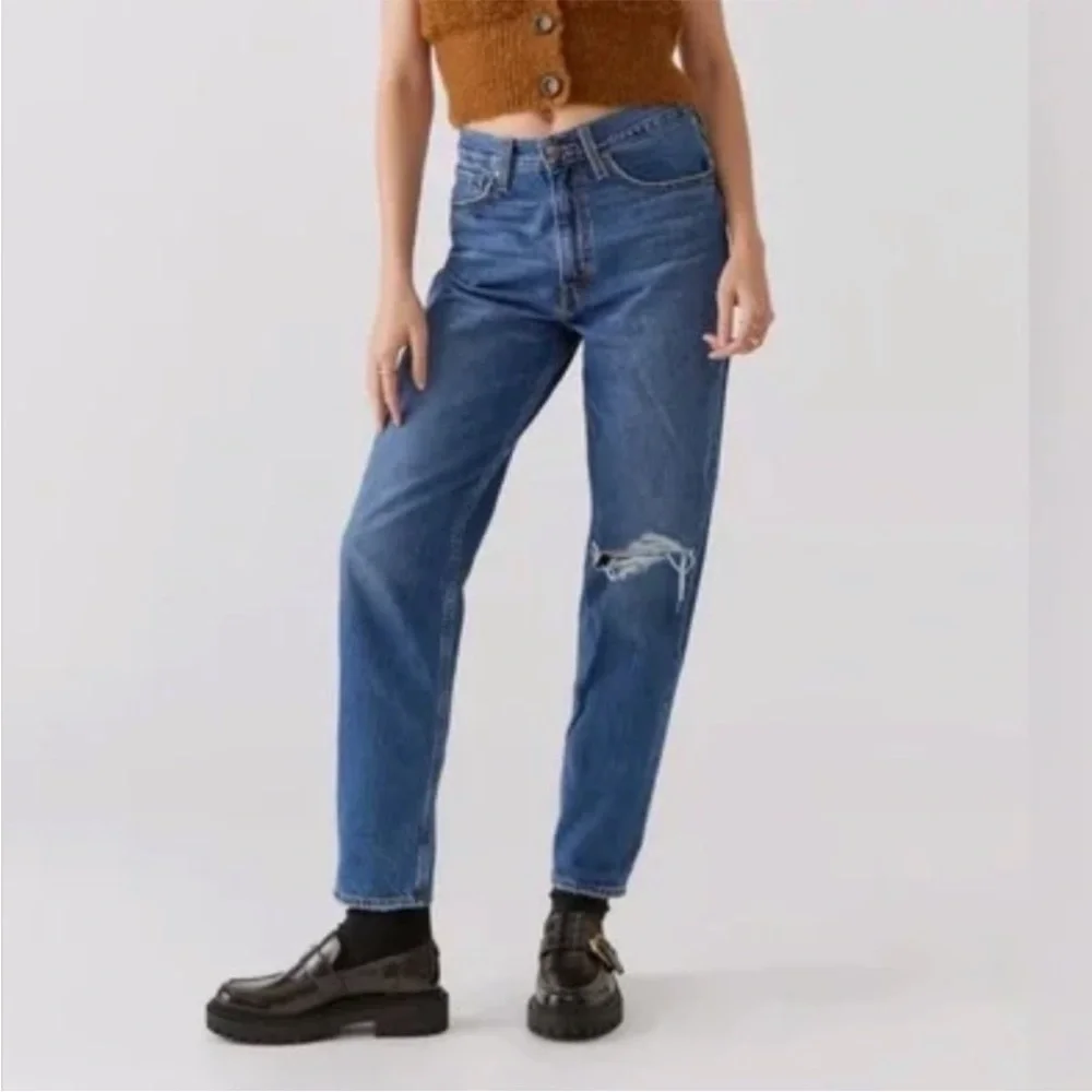 NWT Levi’s 80’s Ripped High Rise Mom Jeans in Boo Boo